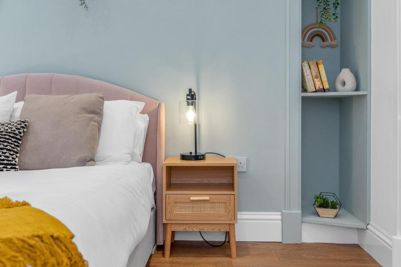 Cheerful Stays - Jamson Pl 3 Bed Apartment エディンバラ エクステリア 写真