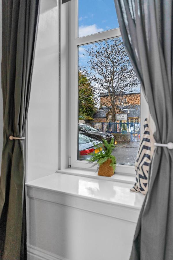 Cheerful Stays - Jamson Pl 3 Bed Apartment エディンバラ エクステリア 写真
